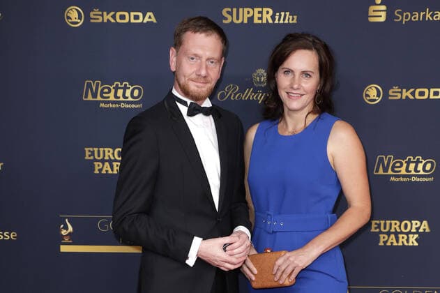 Michael Kretschmer and Annett Hofmann at the award ceremony The Golden Hen on 7 10 2022 in Leipzig The Golden Hen 2022 award ceremony in Leipzig