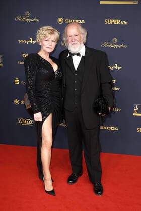 Anne Kasprik and her husband Oren Schmuckler at the award ceremony The Golden Hen on 7 10 2022 in Leipzig The Golden Hen 2022 award ceremony in Leipzig