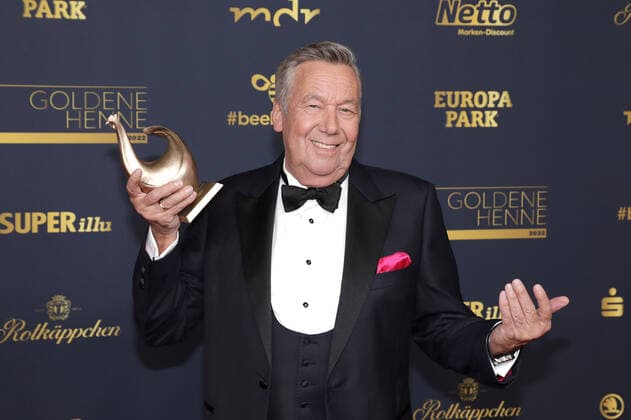 Laureate Roland Kaiser at the award ceremony The Golden Hen on 7 10 2022 in Leipzig The Golden Hen 2022 award ceremony in Leipzig Laureate Winners