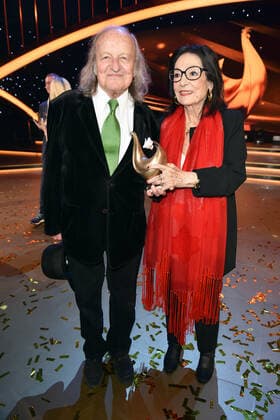Nana Mouskouri with husband Andre Chapelle at the GOLDENE HENNE 2022 in the Media City in Leipzig on 07 10 2022 Aftershowparty