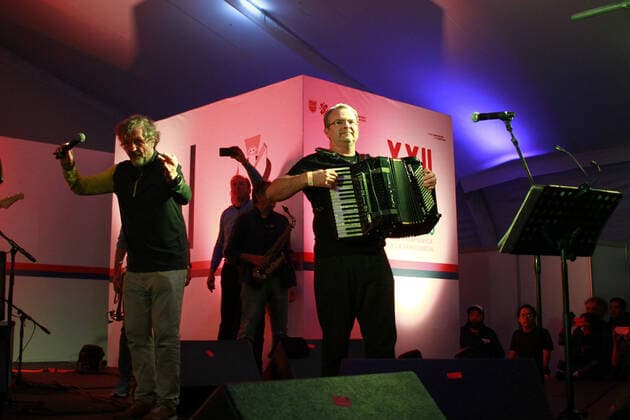 October 07, 2022, Mexico City, Mexico: filmmaker and musician, Emir Kusturica & The No Smoking Orchestra performs during the XXII ZoÂ³calo International Book Fair at the Ricardo Flores MagoÂ³n forum on October 07, 2022 in Mexico City, Mexico Mexico City MÃ xico - ZUMAe321 20221007_zia_e321_073 Copyright: xCarlosxSantiago xEyepixxGroupx