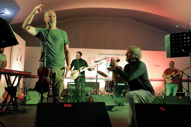 Emir Kusturica And The No Smoking Orchestra Performs In Mexico Emir Kusturica and the No Smoking Orchestra, an alternative rock band from Serbia, will perform during the XXII International Book Fair in Mexico City s Zocalo. Mexico City Mexico City Mexico  Copyright: xGerardoxVieyrax originalFilename: vieyra-notitle221008_npkKT.jpg