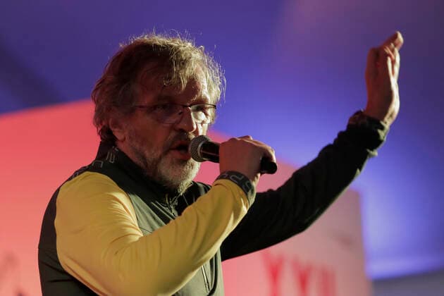 Emir Kusturica And The No Smoking Orchestra Performs In Mexico Emir Kusturica and the No Smoking Orchestra, an alternative rock band from Serbia, will perform during the XXII International Book Fair in Mexico City s Zocalo. Mexico City Mexico City Mexico  Copyright: xGerardoxVieyrax originalFilename: vieyra-notitle221008_npV15.jpg