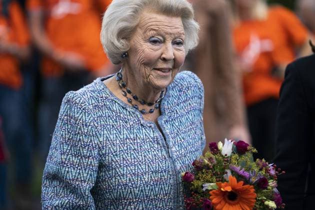 2022-10-08 15:39:17 BAARN - Princess Beatrix receives participants in the Oranjepad at Soestdijk Palace. The walks are an initiative of the Princess Beatrix Spierfonds and are intended to draw attention to the fight against muscle diseases. ANP JEROEN JUMELET netherlands out - belgium out *** 2022 10 08 15 39 17 BAARN Princess Beatrix receives participants in the Oranjepad at Soestdijk Palace The walks are an initiative of the Princess Beatrix Spierfonds and are intended to draw attention to the fight against muscle diseases ANP JEROEN JUMELET netherlands out belgium out  Copyright: xx x455923640x originalFilename: 455923640.jpg