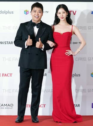 2022 THE FACT MUSIC AWARDS red carpet SEOUL, SOUTH KOREA, OCT 08: South Korean host Jun Hyun-moo, South Korean singer Seo Ju-hyun ( Girls Generation SNSD - Seohyun ) during 2022 THE FACT MUSIC AWARDS at the KSPO DOME in Seoul, South Korea, on October 08, 2022. Seoul the KSPO DOME South Korea 7620_264560 Copyright: xSeokyongxLee PentaxPressx