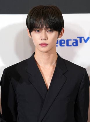 2022 THE FACT MUSIC AWARDS red carpet SEOUL, SOUTH KOREA, OCT 08: South Korean singer Choi Yeon-jun ( TOMORROW X TOGETHER - Yeonjun ) during 2022 THE FACT MUSIC AWARDS at the KSPO DOME in Seoul, South Korea, on October 08, 2022. Seoul the KSPO DOME South Korea 7620_264620 Copyright: xSeokyongxLee PentaxPressx