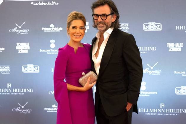 Verleihung Europäischer Kulturpreis 2022 Konzeptkünstler Niclas Castello mit Ehefrau Sylvie Meis auf dem Roten Teppich. Verleihung der Europäischen Kulturpreise am 24.09.2022 in der Tonhalle Zürich. Kanton Zürich, Schweiz. *** European Culture Awards 2022 Conceptual artist Niclas Castello with wife Sylvie Meis on the red carpet European Culture Awards ceremony on 24 09 2022 at the Tonhalle Zurich Canton Zurich, Switzerland
