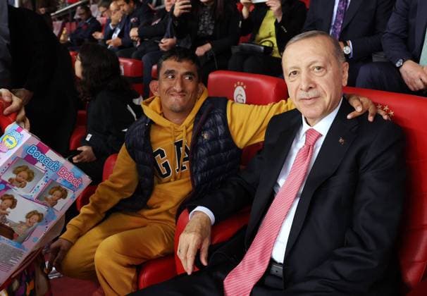 Turkish President Recep Tayyip Erdogan watches Amputee Football World Cup final between Turkiye and Angolla at Nef Stadium Turkish President Recep Tayyip Erdogan watches Amputee Football World Cup final between Turkiye and Angolla at Nef Stadium in Istanbul, Turkiye on October 7, 2022. Photo by Turkish presidency Office apaimages Istanbul Istanbul Turkey 071022_Turkish_TPO_00 (2) Copyright: xapaimagesxTurkishxpresidencyxOfficex xapaimagesx