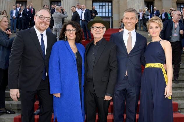 Clemens Trautmann, Kleopatra Sofroniou, Ludovico Einaudi, Frank Briegmann and Magdalena Hoffmann at the Opus Klassik 2022 award ceremony at the Konzerthaus am Gendarmenmarkt Berlin, 09 10 2022 Foto:xF.xKernx xFuturexImage