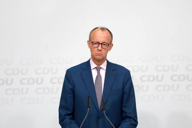 News Themen der Woche KW41 News Bilder des Tages Weekly Leadership Meeting CDU German Christian Democrats (CDU) leader Friedrich Merz speaks to the media after the State election in Lower Saxony at the Willy Brandt Haus on Oktober 10, 2022 in Berlin Germany Berlin Germany  Copyright: xChristianxMarquardtx originalFilename: marquardt-notitle221010_nprcl.jpg