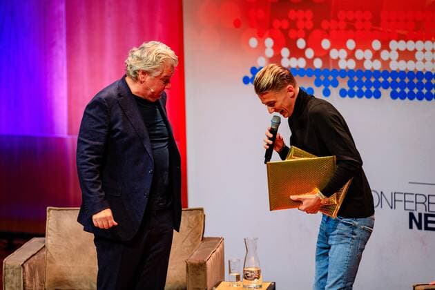 2022 10 10 14 21 33 UTRECHT Singer Rene Froger receives the Buma NL Award in the category Most Successful Single from Mart Hoogkamer in TivoliVredenburg ANP LEVIN DEN BOER netherlands out belgium out  Copyright: xx x456029198x originalFilename: 456029198.jpg