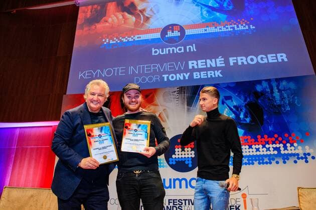 2022 10 10 14 25 13 UTRECHT Singer Rene Froger and Donnie receive the Buma NL Award in the category Most Successful Single from Mart Hoogkamer in TivoliVredenburg ANP LEVIN DEN BOER netherlands out belgium out  Copyright: xx x456029262x originalFilename: 456029262.jpg