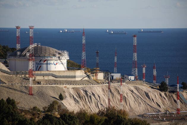 Russia Oil 8293408 11.10.2022 A general view shows the Sheskharis transshipment complex, part of Chernomortransneft JSC, a subsidiary of Transneft PJSC, in Novorossiysk, Russia. This is one of the largest oil loading complexes for the transshipment of oil and petroleum products in the south of Russia. The facility has been in operation since 1964 and is intended for receiving, storing and shipping oil and petroleum products for export, as well as supplying oil to the factories of the Krasnodar Vitaly Timkiv Sputnik Novorossiysk Krasnodar region Russia  Copyright: xVitalyxTimkivx