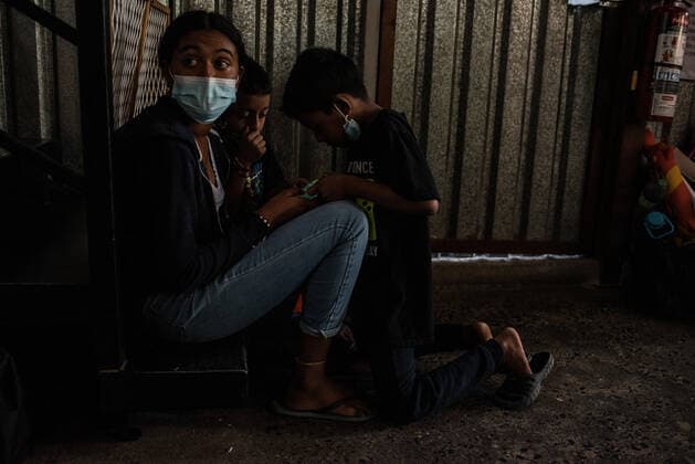 October 11, 2022: Groups of displaced migrants from the Caribbean and Central America wait in shelters in the city of Tijuana for the opportunity to cross over to the United States. Most of the children are in poor hygiene conditions which is causing them some stomach illnesses and infections. - ZUMAqp1_ 20221011_zip_qp1_017 Copyright: xHectorxAdolfoxQuintanarxPerezx