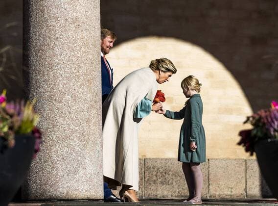 Entertainment Themen der Woche KW41 Entertainment Bilder des Tages 2022-10-12 12:07:32 STOCKHOLM - King Willem-Alexander and Queen Maxima arrive at City Hall for a meeting with Mayor Anna Margaretha Konig Jerlmyr during a three-day state visit to Sweden. ANP REMKO DE WAAL netherlands out - belgium out *** 2022 10 12 12 07 32 STOCKHOLM King Willem Alexander and Queen Maxima arrive at City Hall for a meeting with Mayor Anna Margaretha Konig Jerlmyr during a three day state visit to Sweden ANP REMKO DE WAAL netherlands out belgium out  Copyright: xx x456099326x originalFilename: 456099326.jpg