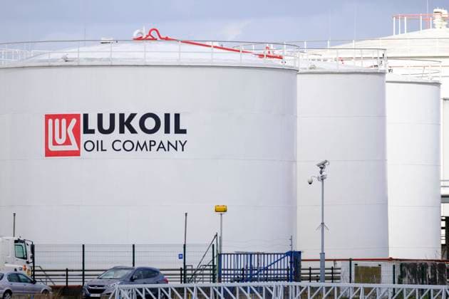 RECORD DATE NOT STATED Belgium: fuel depot of the PJSC Lukoil Oil Company, Russian multinational energy corporation Belgium, Brussels, Neder Over Hembeek: tanks, fuel depot of the PJSC Lukoil Oil Company, Russian multinational energy corporation Brussels Brussel-Antwerpse Stwg Brussels-Capital Europe; Western Europe; Belgium  Copyright: xMonassexT Andia.frx 399339