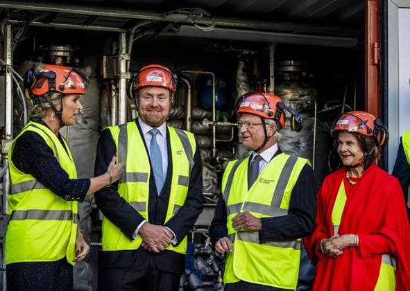 2022-10-12 15:45:07 STOCKHOLM - Queen Maxima, King Maxima, King Carl XVI Gustaf and Queen Silvia visit Stockholm Exergi during their three-day state visit to Sweden. The energy company is fossil-free, uses various energy sources and aims to be climate positive by 2025. ANP REMKO DE WAAL netherlands out - belgium out *** 2022 10 12 15 45 07 STOCKHOLM Queen Maxima, King Maxima, King Carl XVI Gustaf and Queen Silvia visit Stockholm Exergi during their three day state visit to Sweden The energy company is fossil free, uses various energy sources and aims to be climate positive by 2025 ANP REMKO DE WAAL netherlands out belgium out  Copyright: xx x456108557x originalFilename: 456108557.jpg