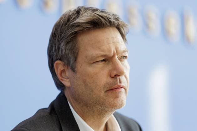 Robert Habeck (Buendnis 90 Die Gruenen), Bundesminister fuer Wirtschaft und Klimaschutz und Vizekanzler, bei der Bundespressekonferenz zur Vorstellung der Herbstprojektion. Berlin, 12.10.2022. Berlin Deutschland *** Robert Habeck Buendnis 90 Die Gruenen , Federal Minister for the Economy and Climate Protection and Vice Chancellor, at the Federal Press Conference to present the autumn projection Berlin, 12 10 2022 Berlin Germany Copyright: xKiraxHofmannx