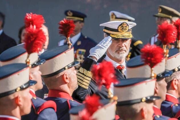 Entertainment Themen der Woche KW41 Entertainment Bilder des Tages October 12, 2022, Madrid, Spain: King Felipe VI greets soldiers during the Hispanic Day parade in Madrid. Spain celebrates its national holiday on October 12, the date that Christopher Columbus first arrived in the American continent. Hispanic Heritage Day is celebrated with a military parade on Paseo de la Castellana in Madrid in the presence of King Felipe VI and all the political actors of Spain. Madrid Spain - ZUMAs197 20221012_zaa_s197_140 Copyright: xDiegoxRadamesx