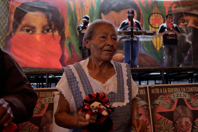 530 Years Of Resistance By Indigenous Peoples And Communities To The Arrival Of Europeans In The Americas A woman holds a Lele doll, representative of the Otomi indigenous community, during the Global Forum and Action against militarisation in Mexico and the 530 years of resistance of indigenous peoples and communities to the arrival of Europeans in America, an event held at the Casa de los Pueblos y Comunidades Indigenas in Mexico City. Mexico City Mexico  Copyright: xGerardoxVieyrax originalFilename: vieyra-notitle221012_npSGJ.jpg