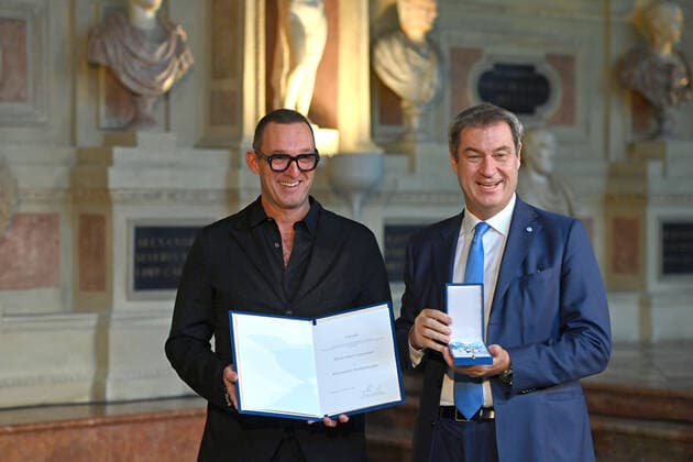 Albert OSTERMAIER receives the Bavarian Order of Merit from Markus SOEDER State Premier of Bavaria and Chairman of the CSU Award of the Bavarian Order of Merit in the Antiquarium of the Munich Residence on 13 10 2022