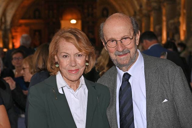 Gaby DOHM actress, with life companion, partner Peter DEUTSCH award Bavarian Order of Merit in the Antiquarium of the Munich Residence on 13 10 2022