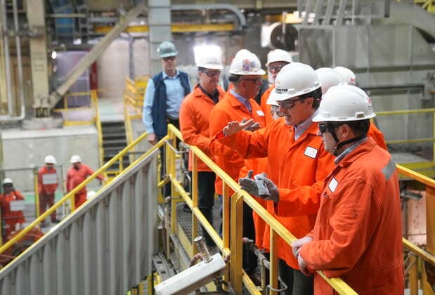 October 13, 2022, HAMILTON, ON, CANADA: Canadian Prime Minister Justin Trudeau, centre, tours the ArcelorMittal Dofasco steel hot mill as the facility recently upgraded its manufacturing operations in Hamilton, Ont., Thursday, Oct. 13, 2022. HAMILTON CANADA  - ZUMAc35_ 20221013_zaf_c35_051 Copyright: xNathanxDenettex