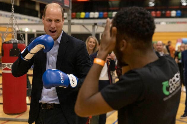 Bilder des Jahres 2022, Entertainment 10 Oktober Entertainment Themen der Woche KW41 Entertainment Bilder des Tages . 13 10 2022. London, United Kingdom. Prince William & Kate Middleton, The Prince and Princess of Wales , take part in an event with the charity Coach Core, at the Queen Elizabeth Olympic Park in London. During the event the Prince had a go at boxing.  xi-Imagesx xPoolx IIM-23837-0043