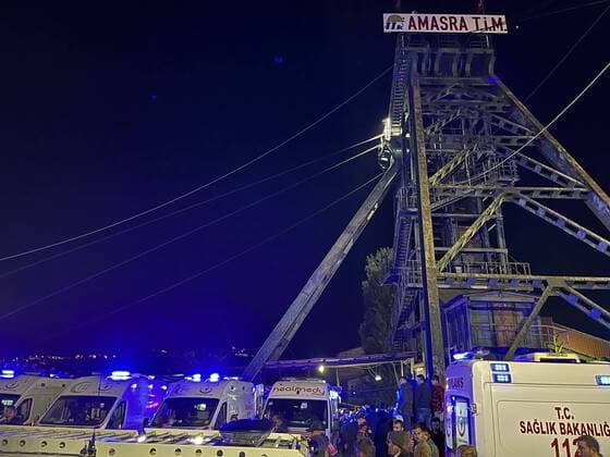 News Themen der Woche KW41 News Bilder des Tages Türkei, Grubenunglück in Amasra RECORD DATE NOT STATED BartÄ±nÄ±n Amasra ilcesinde, Türkiye TaÅükömürü Kurumu Amasra Müessese MüdürlüÄüünde saat 18.15 sÄ±ralarÄ±nda yer altÄ±nda patlama meydana geldi. (Depo Photos) 17706799
