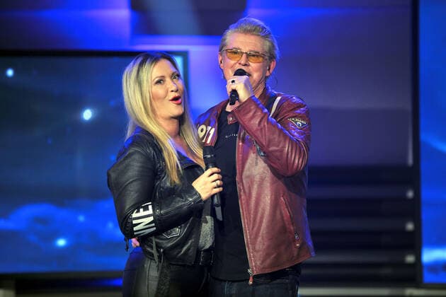 SWR 4 Gläserne 4 singer Markus Mörl and Yvonne König on the occasion of the award of the Gläserne 4 from SWR 4 on 14 10 2022 in the Phoenixhalle in the Römerkastell Stuttgart 20221014MWI44492