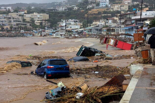 Bilder des Jahres 2022, News 10 Oktober News Themen der Woche KW41 News Bilder des Tages October 15, 2022, Heraklion, Crete, Greece: A man was found dead at Agia Pelagia, in the municipality of Malevizio at Heraklion, Crete, where heavy rainfall has caused extensive flooding in several areas. Heraklion, Crete Greece - ZUMAe114 20221015_zaa_e114_003 Copyright: xEurokinissix