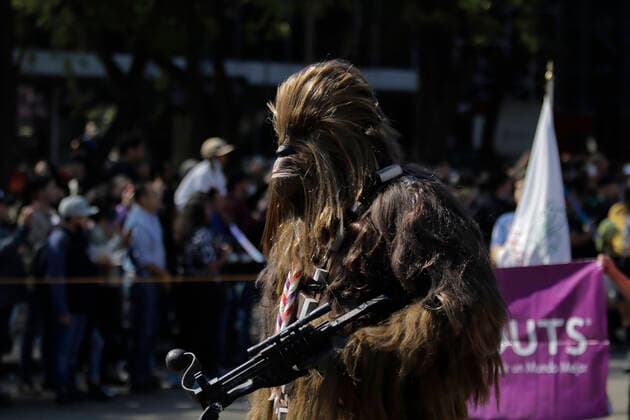 501st Legion Mexican Garrison Star Wars Parade, Mexico City A person dressed as Star Wars character Chewbacca accompanies members of the 501st Legion Mexican Garrison Star Wars, who marched from the Angel of Independence to the Monument of the Revolution in Mexico City, after the parade was suspended two years ago due to the COVID-19 health emergency in Mexico. Training Day is an annual parade that takes place in different parts of Mexico. This 2022 is the first time it will be held on one of Mexico City s main avenues. Mexico City Mexico City Mexico  Copyright: xGerardoxVieyrax originalFilename: vieyra-notitle221015_npb2F.jpg