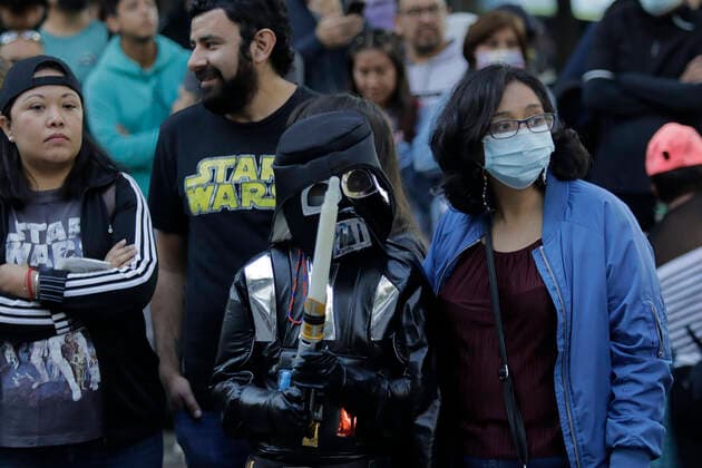 501st Legion Mexican Garrison Star Wars Parade, Mexico City A person dressed as Darth Vader, the antagonistic Star Wars character, accompanies members of the 501st Legion Mexican Garrison Star Wars, who marched from the Angel of Independence to the Monument of the Revolution in Mexico City, after the parade was suspended two years ago due to the COVID-19 health emergency in Mexico. Training Day is an annual parade that takes place in different parts of Mexico. This 2022 is the first time it will be held on one of Mexico City s main avenues. Mexico City Mexico City Mexico  Copyright: xGerardoxVieyrax originalFilename: vieyra-notitle221015_np5p5.jpg