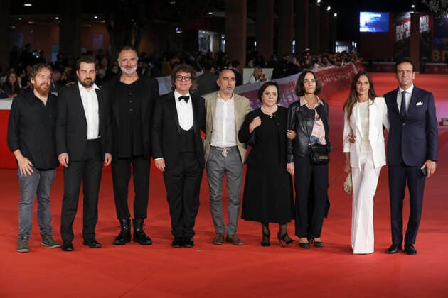 Entertainment Bilder des Tages Rome Cinema Fest 2022. Rome Film Fest. Red carpet film Portrait Of The Queen . In the photo: Geraldina Polverelli Ferri, Fabrizio Ferri, Remo Anzovino, Gabriele Genuino, Paola Calvetti, guests, Franco di Sarro  Copyright: xMarcoxProvvisionatox xipa-agencyx xDxAvanzo Provvisionatox