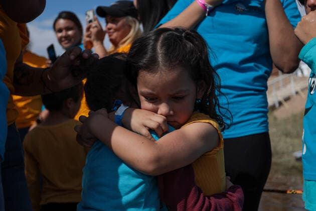 October 15, 2022, juarez, chihuahua, mexico: 289 families gathered at the border between Mexico and the United States, hugs not walls, an event organized by the border network for human rights, (BNHR) managed to reunite 289 families separated by immigration policies, so that they could hug each other in the middle of the Rio Bravo border natural border between Mexico and the United States juarez mexico - ZUMAp241 20221015_zip_p241_009 Copyright: xDavidxPeinadox