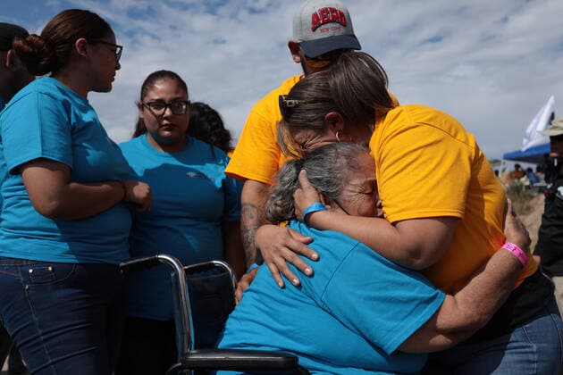 October 15, 2022, juarez, chihuahua, mexico: 289 families gathered at the border between Mexico and the United States, hugs not walls, an event organized by the border network for human rights, (BNHR) managed to reunite 289 families separated by immigration policies, so that they could hug each other in the middle of the Rio Bravo border natural border between Mexico and the United States juarez mexico - ZUMAp241 20221015_zip_p241_016 Copyright: xDavidxPeinadox