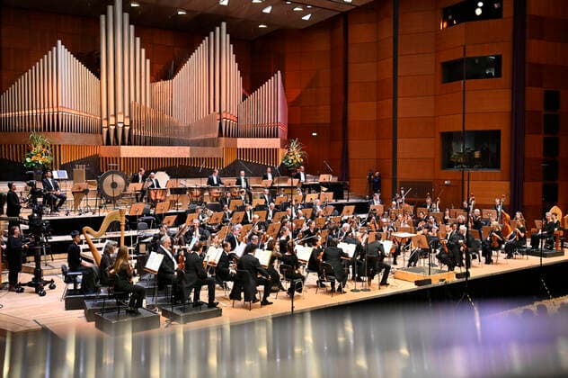 2 Philharmonic concert for the 100th anniversary of the Nuremberg State Philharmonic in the Meistersingerhalle Nuremberg, 15 10 2022 Foto:xD.xAnoraganingrumx xFuturexImage
