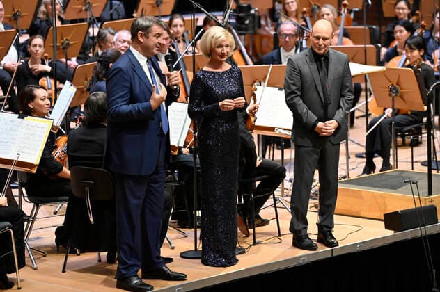 Markus Söder, Julia Lehner and Jens Daniel Herzog at the 2 Philharmonic Concert for the 100th Birthday of the Nuremberg State Philharmonic Orchestra in the Meistersingerhalle Nuremberg, 15 10 2022 Foto:xD.xAnoraganingrumx xFuturexImage