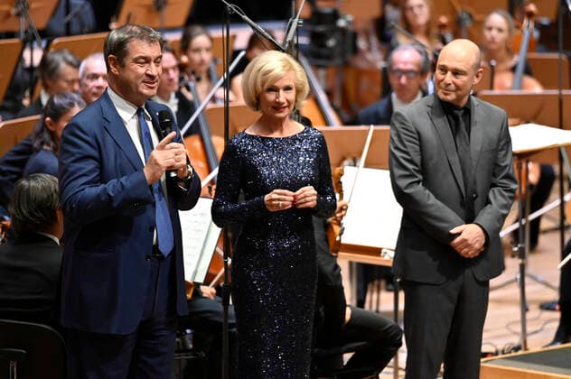Markus Söder, Julia Lehner and Jens Daniel Herzog at the 2 Philharmonic Concert for the 100th Birthday of the Nuremberg State Philharmonic Orchestra in the Meistersingerhalle Nuremberg, 15 10 2022 Foto:xD.xAnoraganingrumx xFuturexImage