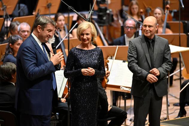 Markus Söder, Julia Lehner and Jens Daniel Herzog at the 2 Philharmonic Concert for the 100th Birthday of the Nuremberg State Philharmonic Orchestra in the Meistersingerhalle Nuremberg, 15 10 2022 Foto:xD.xAnoraganingrumx xFuturexImage