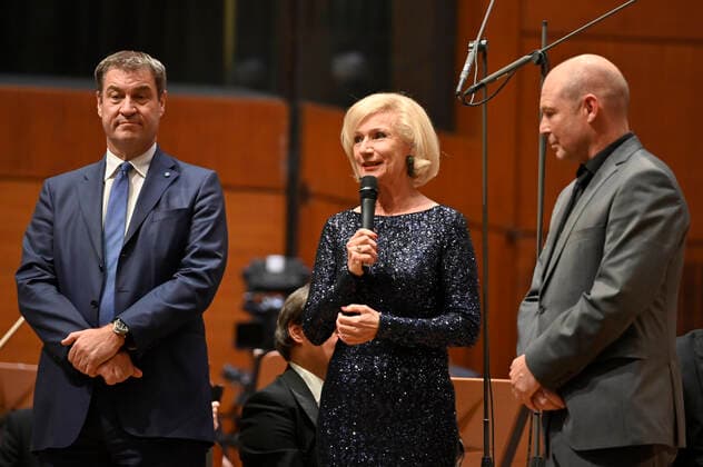 Markus Söder, Julia Lehner and Jens Daniel Herzog at the 2 Philharmonic Concert for the 100th Birthday of the Nuremberg State Philharmonic Orchestra in the Meistersingerhalle Nuremberg, 15 10 2022 Foto:xD.xAnoraganingrumx xFuturexImage