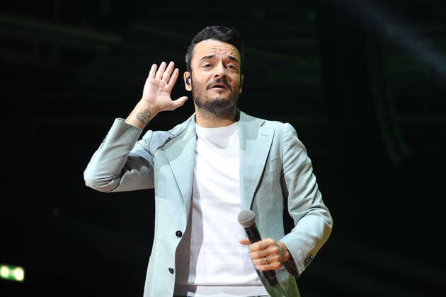 The Schlagernacht des Jahres singer Giovanni Zarrella during a performance at the Schlagernacht des Jahres on 15 10 2022 at the Hanns Martin Schleyer Halle, Stuttgart 20221015MWI45275