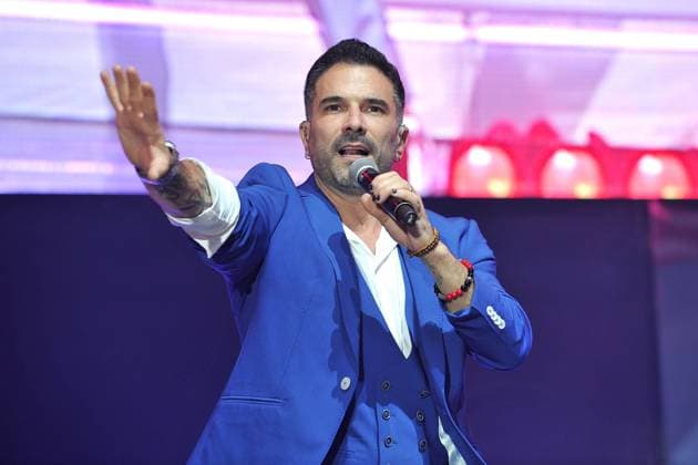 Die Schlagernacht des Jahres. Sänger Marc Terenzi ( Team 5ünf ( Team Fünf )) während eines Auftrittes im Rahmen der Schlagernacht des Jahres am 15.10.2022 in der Hanns-Martin-Schleyer-Halle, Stuttgart. 20221015MWI45848 *** The Schlagernacht des Jahres singer Marc Terenzi Team 5 Five Team Five during a performance at the Schlagernacht des Jahres on 15 10 2022 at the Hanns Martin Schleyer Halle, Stuttgart 20221015MWI45848