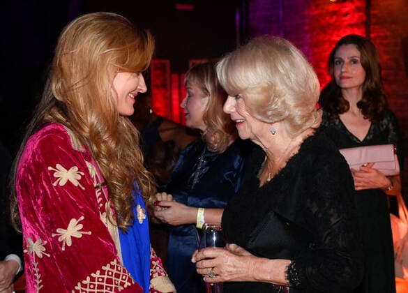 . 17 10 2022. London, United Kingdom. Camilla, Queen Consort, with actress Natascha McElhone at the 2022 Booker Prize awards ceremony in London.  xPoolx xi-Imagesx IIM-23852-0011