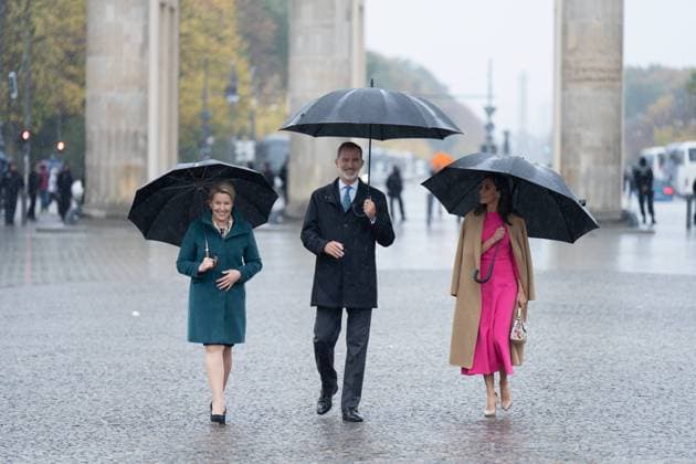 RECORD DATE NOT STATED Regierende Bürgermeisterin Franziska Giffey begrüßt König Felipe VI. und Königin Letizia von Spanien am Brandenburger Tor 18.10.2022 Regierende Bürgermeisterin Franziska Giffey begrüßt König Felipe VI. und Königin Letizia von Spanien am Brandenburger Tor Berlin Berlin GER *** Governing Mayor Franziska Giffey welcomes King Felipe VI and Queen Letizia of Spain at Brandenburg Gate 18 10 2022 Governing Mayor Franziska Giffey welcomes King Felipe VI and Queen Letizia of Spain at Brandenburg Gate Berlin Berlin GER
