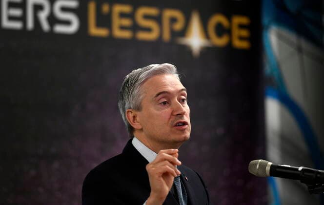 October 18, 2022, Ottawa, ON, CAN: Minister of Innovation, Science and Industry Francois-Philippe Champagne makes a keynote address, announcing Canada s contribution to NASA s Atmosphere Observing System, at Space Canada s Space Bound conference in Ottawa, on Tuesday, Oct. 18, 2022. Ottawa CAN  - ZUMAc35_ 20221018_zaf_c35_004 Copyright: xJustinxTangx
