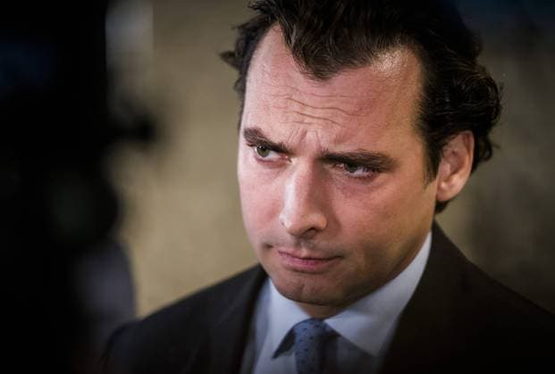 2022-10-18 14:49:23 THE HAGUE - Thierry Baudet (FvD) in conversation with journalists, prior to the vote on the proposal to temporarily suspend him for failing to report his additional positions. ANP BART MAAT netherlands out - belgium out *** 2022 10 18 14 49 23 THE HAGUE Thierry Baudet FvD in conversation with journalists, prior to the vote on the proposal to temporarily suspend him for failing to report his additional positions ANP BART MAAT netherlands out belgium out  Copyright: xx x456395728x originalFilename: 456395728.jpg
