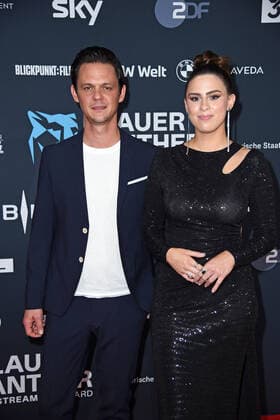 Jo Schück, Salwa Houmsi at the Blue Panther TV Streaming Award ceremony at BMW Welt in Munich on 19 10 2022