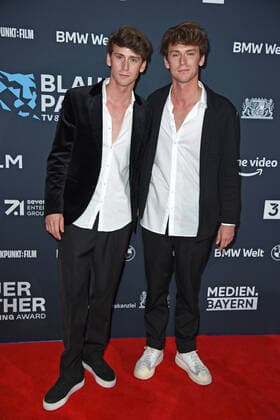 Emil Belton with twin brother Oskar Belton at the Blue Panther TV Streaming Award ceremony at BMW Welt in Munich on 19 10 2022
