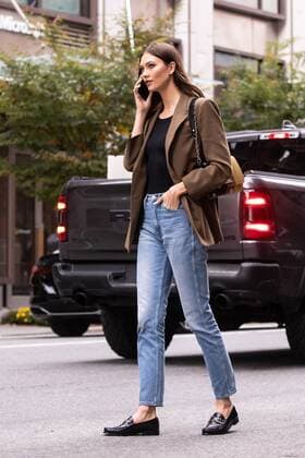 Karlie Kloss Grabs A Coffe In NYC Featuring: Karlie Kloss Where: New York, New York, United States When: 19 Oct 2022 Credit: Janet Mayer startraksphoto.com Cover Images Copyright: xx 52089987 EDITORIAL USE ONLY. NOT FOR USE BY NEWSPAPERS BASED IN THE UK.